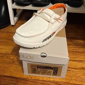 Hey dude shoes size 10 nwt